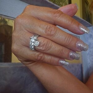 Ring new size 7 or 6 round  white topaz gemstones white small dangle charm boxed